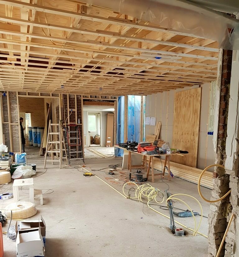Totaalconcept door interieurstudio en J. Uitbouw luxe villa begeleiding van de verbouwing 